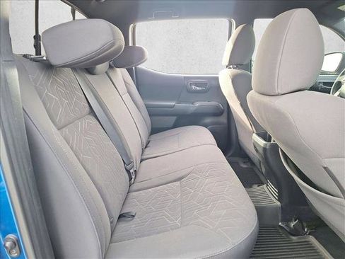 Used 2018 Toyota Tacoma TRD Off-Road w/ Technology Package image 13