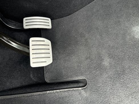 Used 2025 Tesla Model Y Performance AWD/4WD image 17