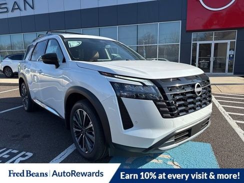 New 2026 Nissan Pathfinder Platinum w/ Accent Package AWD/4WD image 2