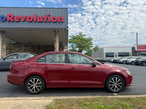 Used 2017 Volkswagen Jetta SE FWD image 8