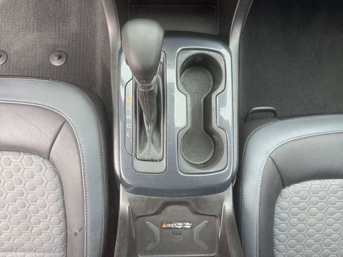 Used 2022 Chevrolet Colorado Z71 w/ Safety Package image 32