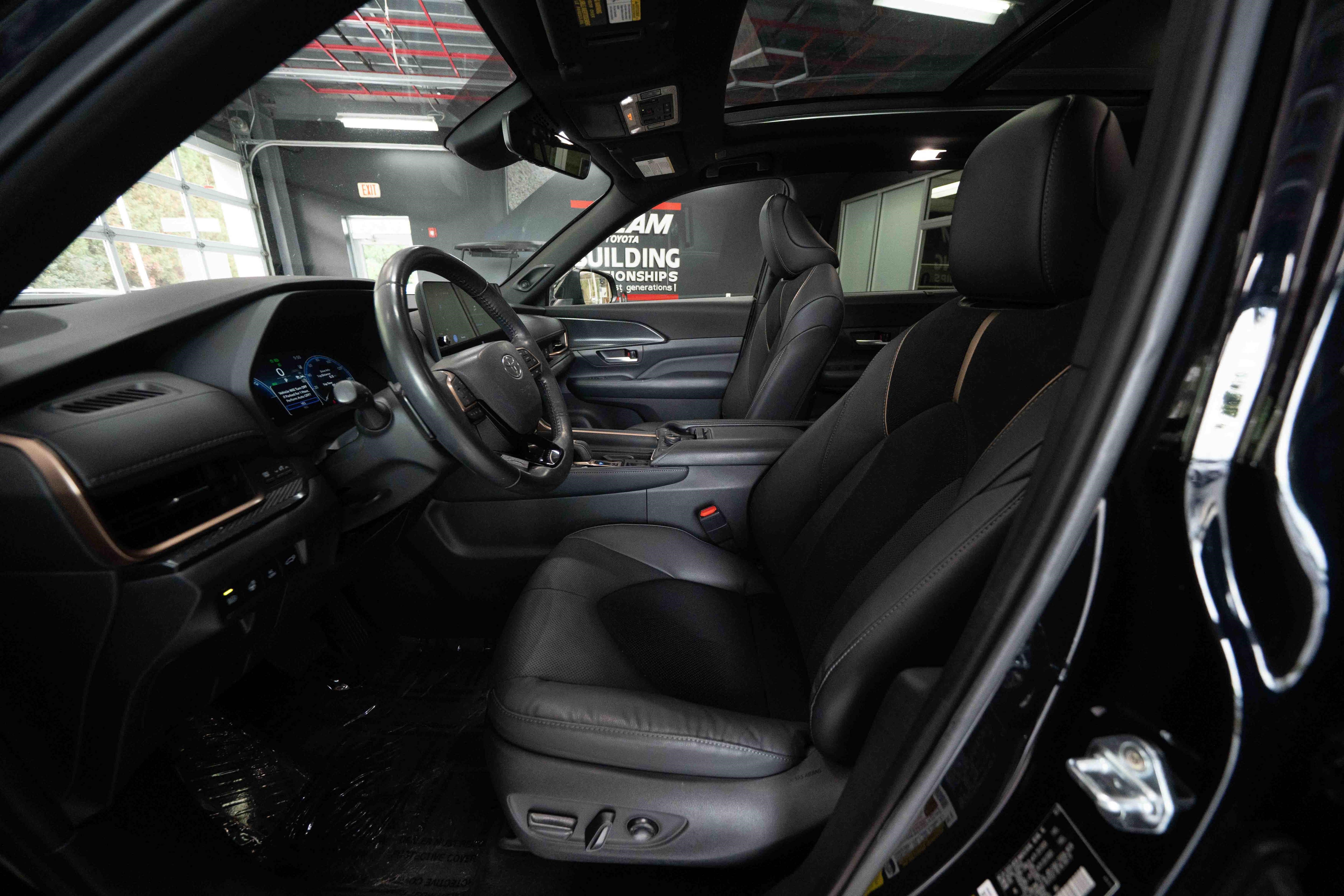 Used 2024 Toyota Grand Highlander AWD Hybrid image 9