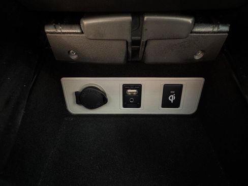 Used 2014 Toyota Avalon Limited w/ Technology Package FWD image 22
