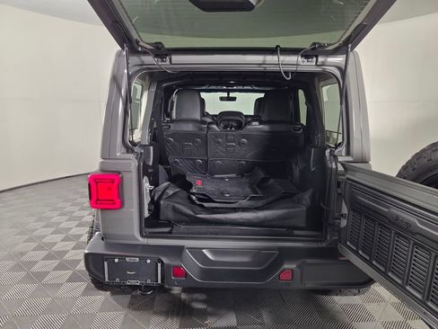 Used 2020 Jeep Wrangler Unlimited Sahara AWD/4WD image 27
