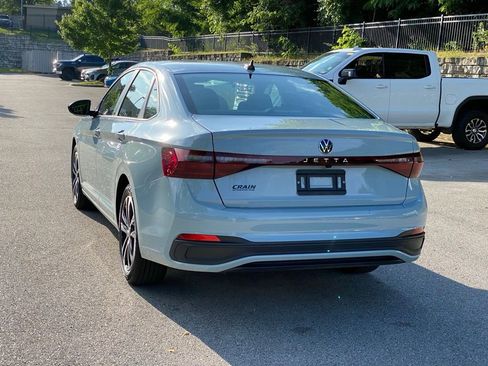 Used 2025 Volkswagen Jetta Sport FWD image 5