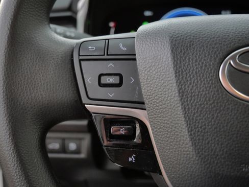 Certified 2025 Toyota Camry LE image 28