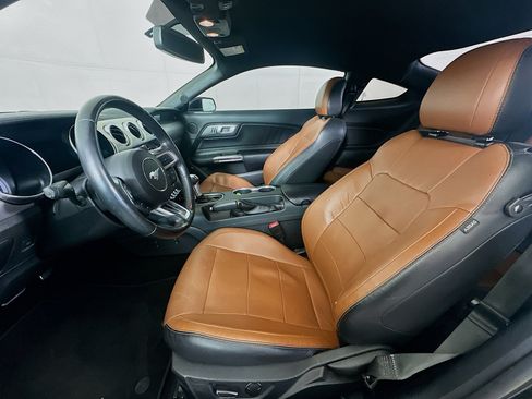 Used 2019 Ford Mustang Premium RWD image 13