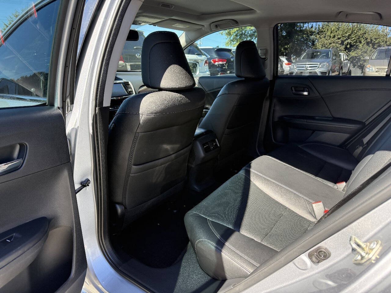 Used 2016 Honda Accord EX-L image 10