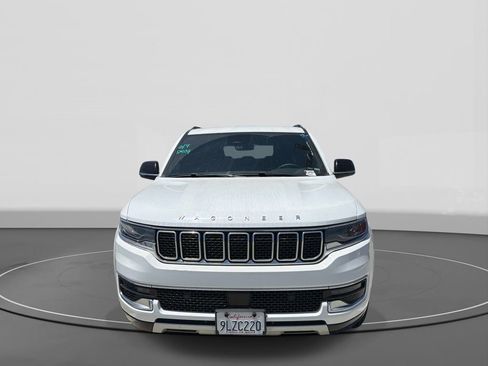 Used 2024 Jeep Wagoneer Series II w/ Flexible Seating Group RWD image 4