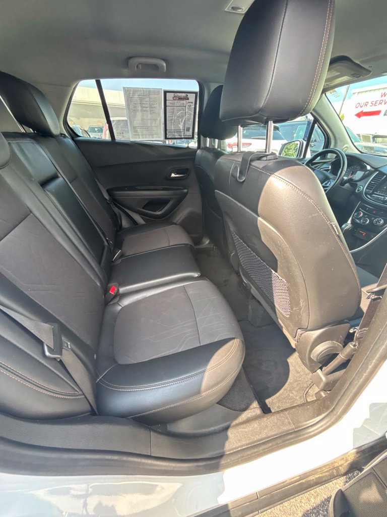 Used 2019 Chevrolet Trax LT w/ LT Convenience Package FWD image 19