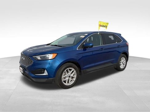 Used 2024 Ford Edge SEL image 4