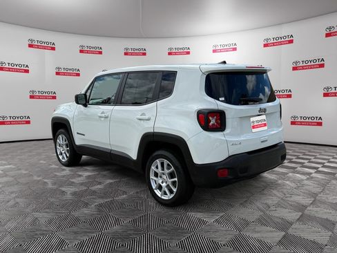 Used 2023 Jeep Renegade Latitude AWD/4WD image 7