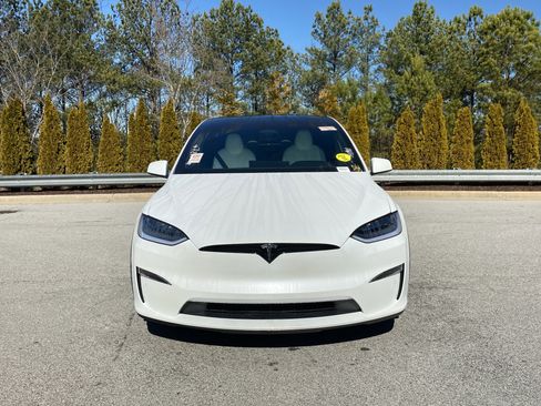 Used 2022 Tesla Model X Plaid image 12