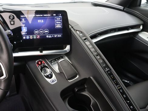 Used 2022 Chevrolet Corvette Stingray Preferred Conv w/ Z51 Performance Package RWD image 16