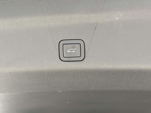 Used 2026 Cadillac Escalade Platinum Sport w/ LPO, ONYX Package image 24