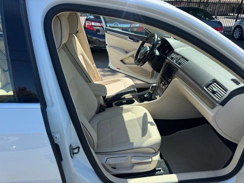 Used 2017 Volkswagen Passat 1.8T SE image 12