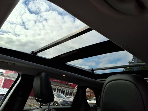 Used 2021 Jeep Cherokee Limited image 15