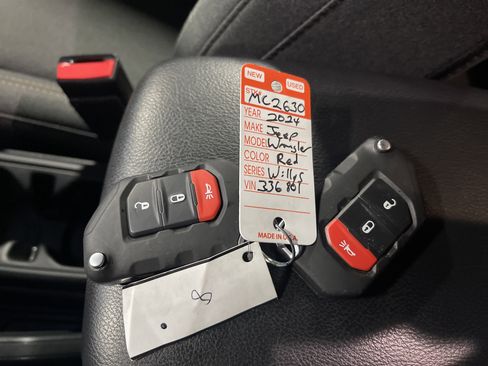 Used 2024 Jeep Wrangler Willys image 25