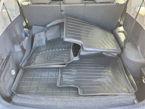 Used 2020 Volkswagen Tiguan SE image 7