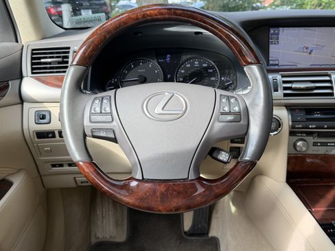 Used 2013 Lexus LS 460 w/ Comfort Pkg RWD image 33