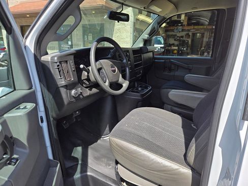 Used 2019 GMC Savana 2500 w/ Driver Convenience Package RWD image 9