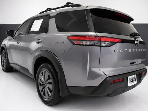 Certified 2023 Nissan Pathfinder SV AWD/4WD image 3