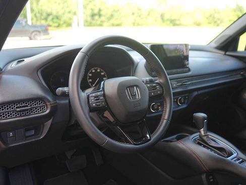 Used 2025 Honda HR-V Sport image 2