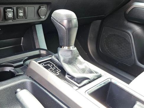 Used 2019 Toyota Tacoma SR5 RWD image 11