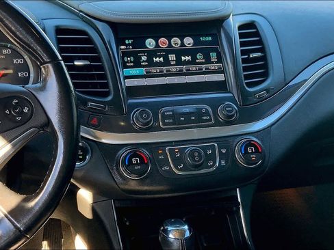 Used 2019 Chevrolet Impala LT image 6