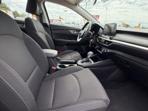 Used 2019 Kia Forte LXS FWD image 17