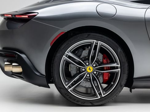 Used 2022 Ferrari Roma RWD image 25