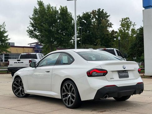Used 2024 BMW 230i Coupe w/ Convenience Package RWD image 4
