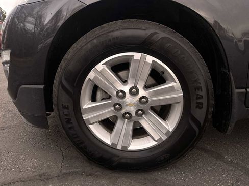 Used 2014 Chevrolet Traverse LT image 17
