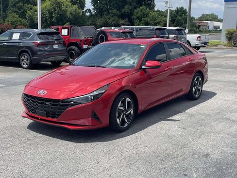 Used 2023 Hyundai Elantra SEL w/ Convenience Package FWD image 3
