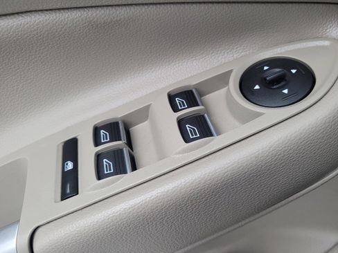 Used 2019 Ford Escape SEL image 27