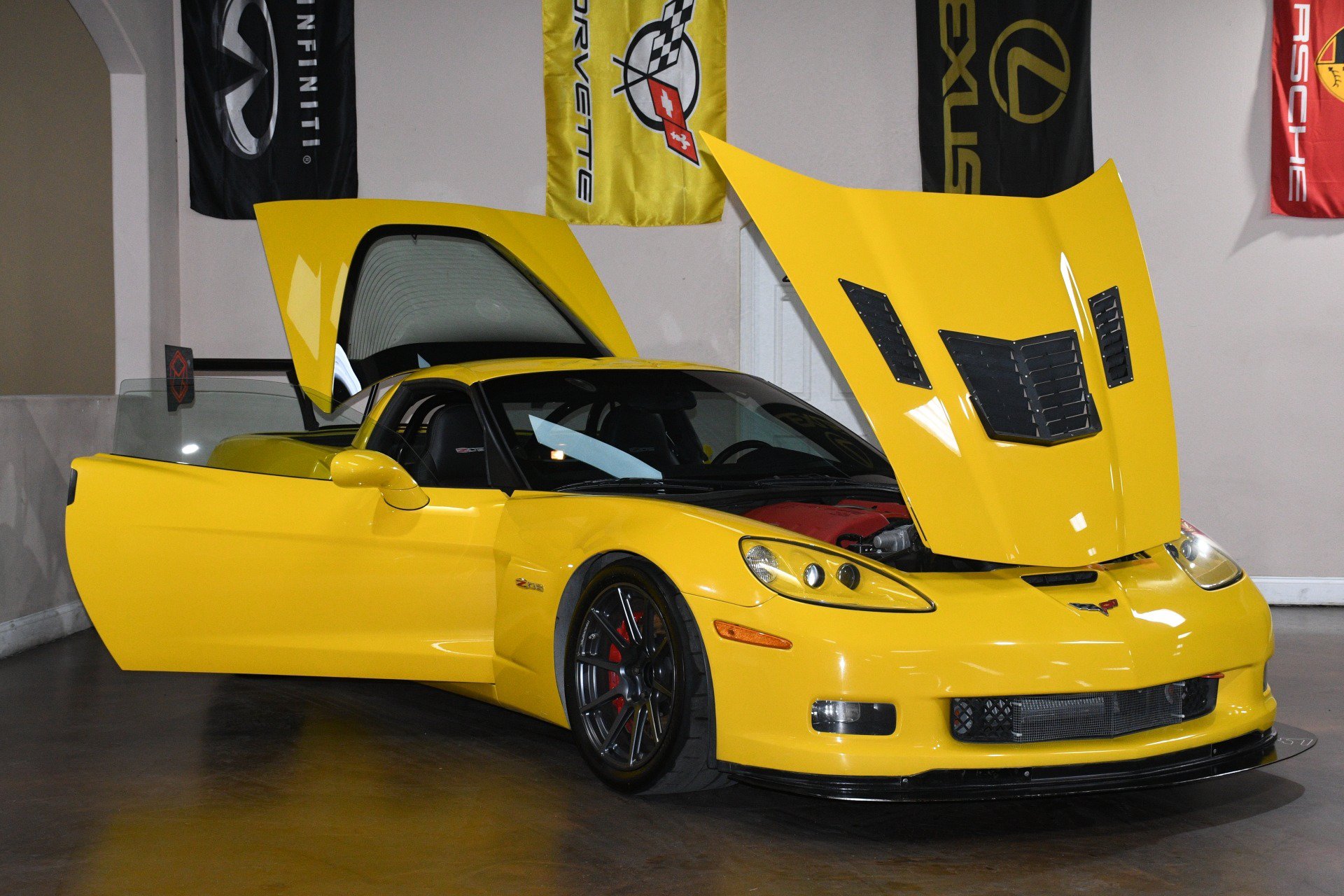 Used 2009 Chevrolet Corvette Z06 w/ Preferred Equipment Group RWD image 89