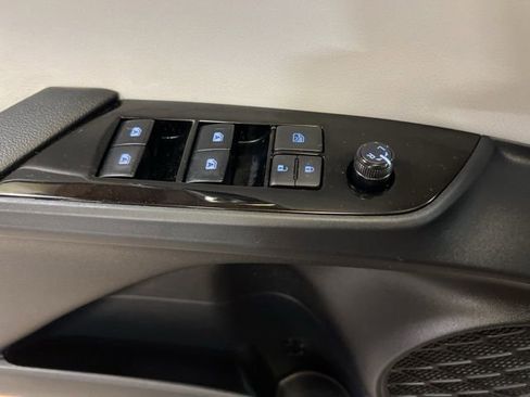 Used 2018 Toyota Prius Prime Premium image 48