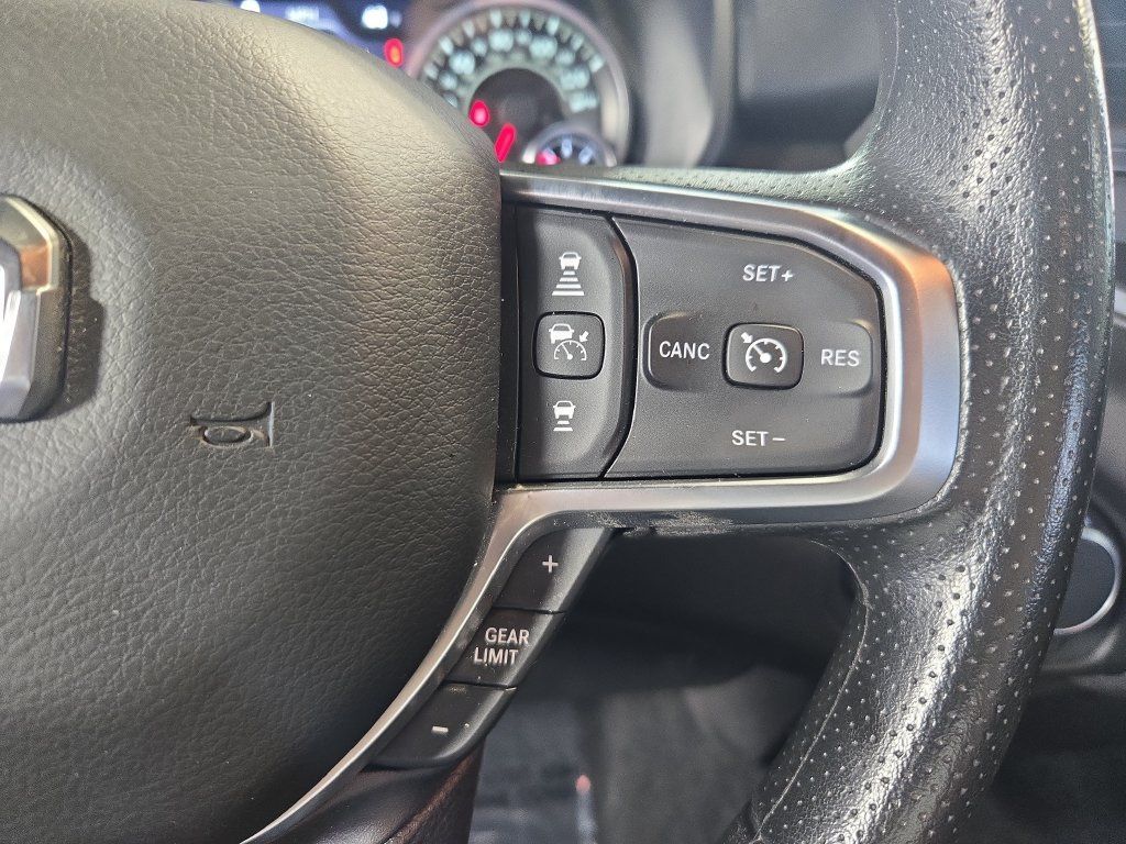 Used 2025 RAM 1500 Warlock AWD/4WD image 21