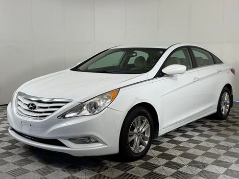 Used 2013 Hyundai Sonata GLS w/ Popular Equipment Pkg image 2