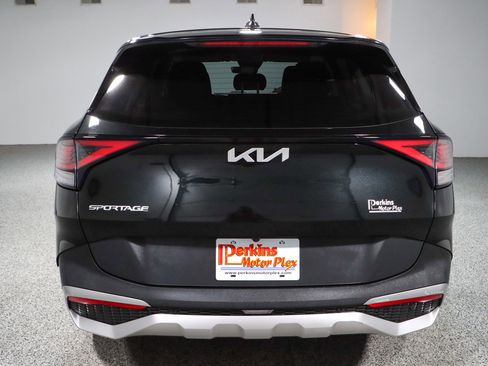 Used 2023 Kia Sportage LX FWD image 8