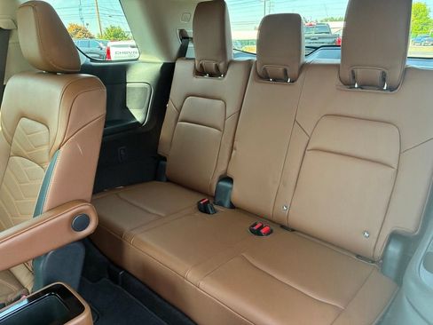 Used 2024 Nissan Pathfinder Platinum AWD/4WD image 14