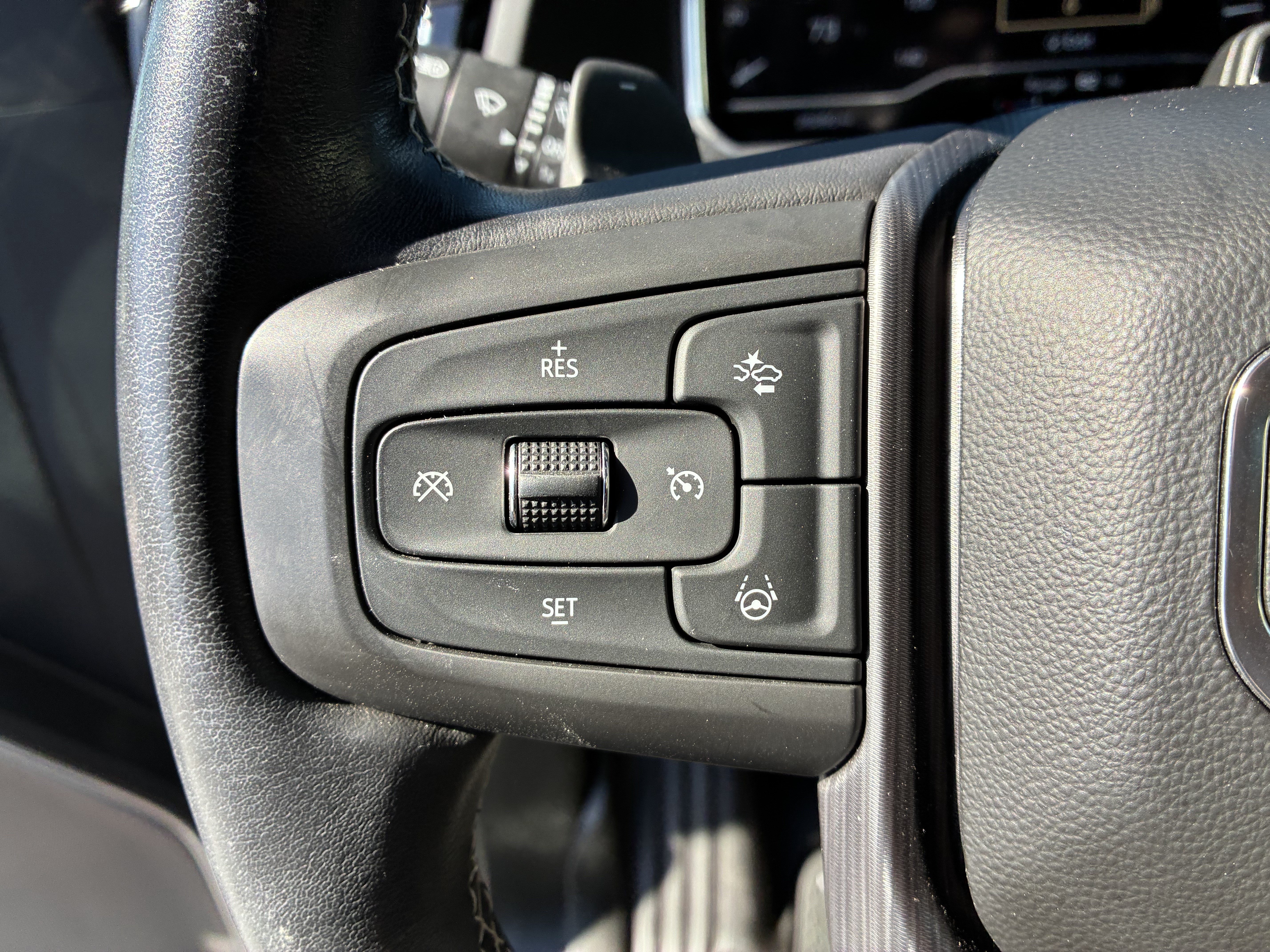Used 2023 GMC Sierra 1500 Denali Ultimate AWD/4WD image 31