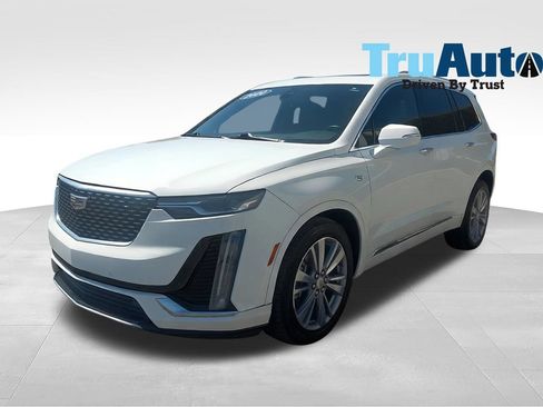 Used 2020 Cadillac XT6 Premium Luxury FWD image 3
