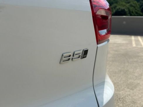 Certified 2024 Volvo XC40 B5 Plus w/ Climate Package AWD/4WD image 39