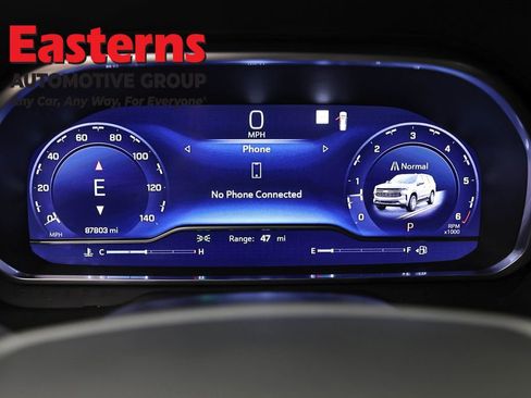 Used 2023 Chevrolet Suburban Premier image 18