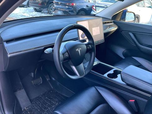 Used 2021 Tesla Model Y Long Range image 16