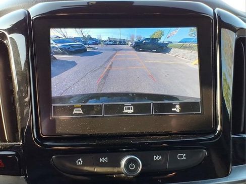 Used 2023 Chevrolet Traverse LT FWD image 20