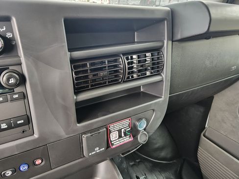 New 2025 Chevrolet Express 2500 w/ Driver Convenience Package image 32