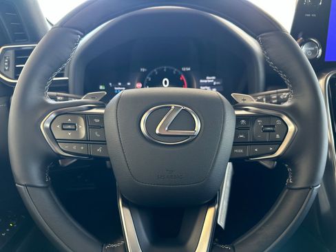 Used 2026 Lexus LX 700h Luxury AWD/4WD image 26