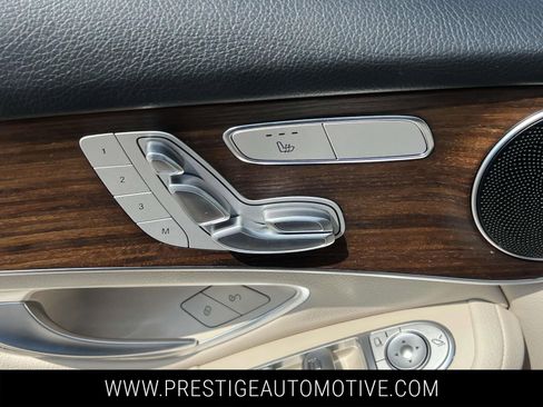 Used 2022 Mercedes-Benz GLC 300 4MATIC w/ Premium Package Lite image 18